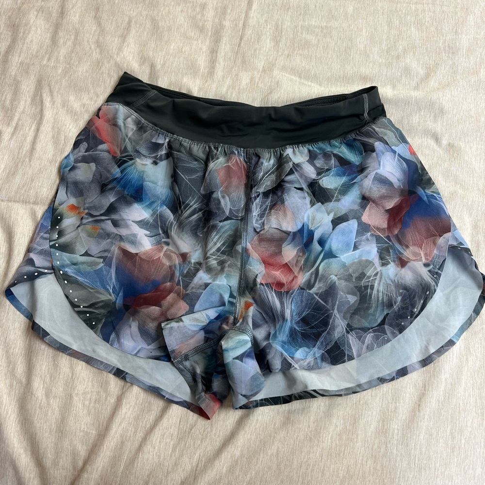 LULULEMON find your pace 3in high rise shorts